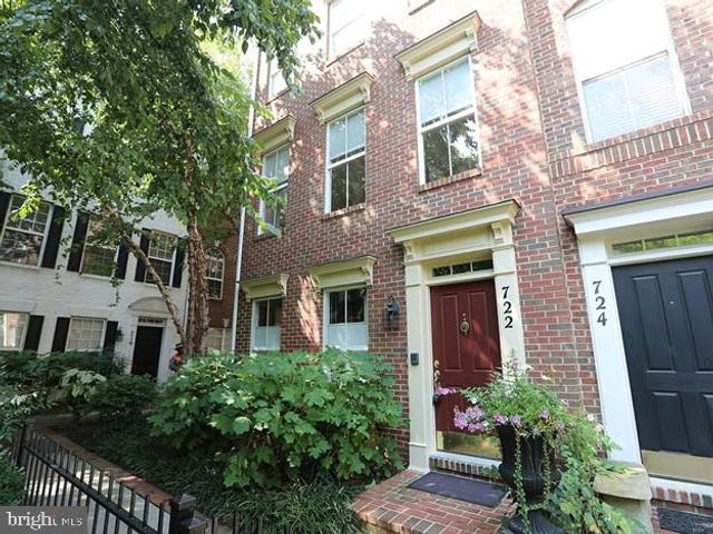 722 CAPITOL SQUARE PL SW, Washington, DC 20024