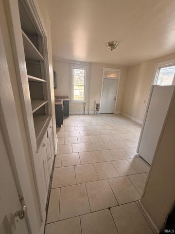 205 W Oregon St Unit 207, Evansville, IN 47710