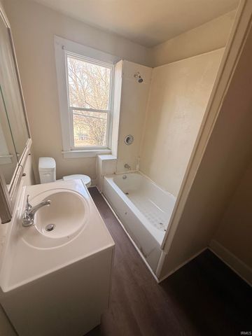 205 W Oregon St Unit 207, Evansville, IN 47710