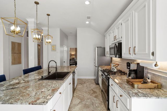 2718 Five Oaks Drive, Missouri City, TX 77459