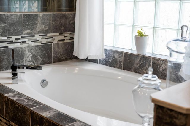 2718 Five Oaks Drive, Missouri City, TX 77459