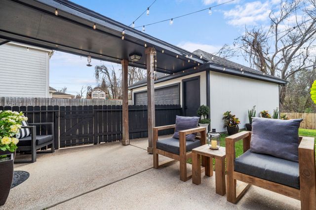 2718 Five Oaks Drive, Missouri City, TX 77459