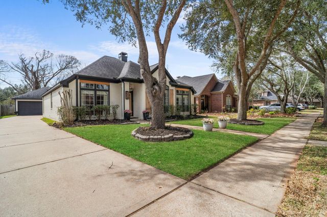 2718 Five Oaks Drive, Missouri City, TX 77459