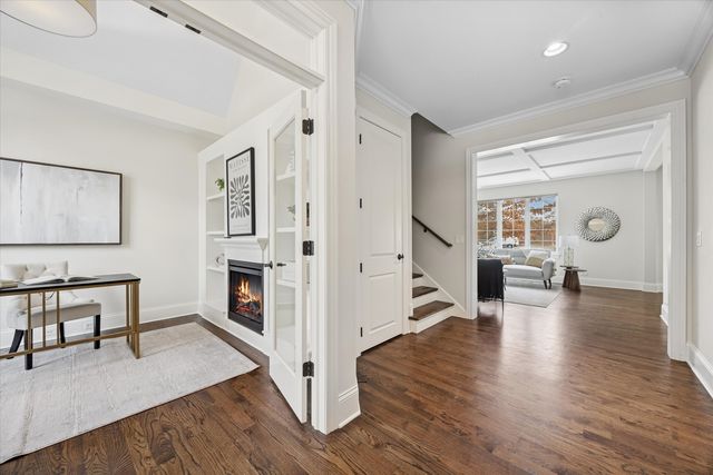 355 W FIRST Avenue, Elmhurst, IL 60126