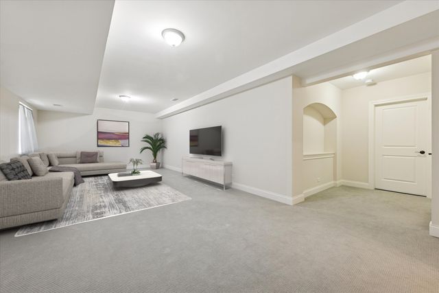 355 W FIRST Avenue, Elmhurst, IL 60126