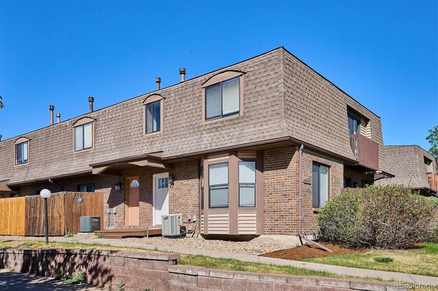1379 S Idalia Street A, Aurora, CO 80017