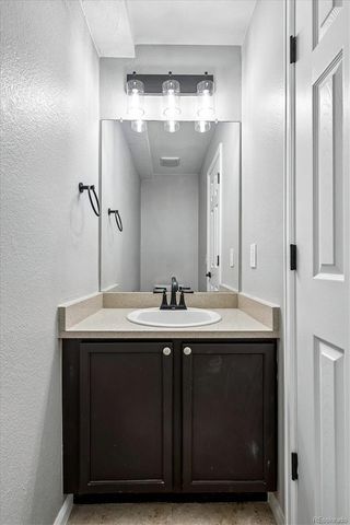 1379 S Idalia Street A, Aurora, CO 80017