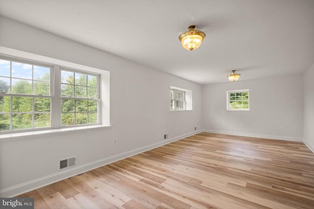 42277 CHESTNUT HILL LN, Leesburg, VA 20176