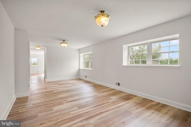42277 CHESTNUT HILL LN, Leesburg, VA 20176