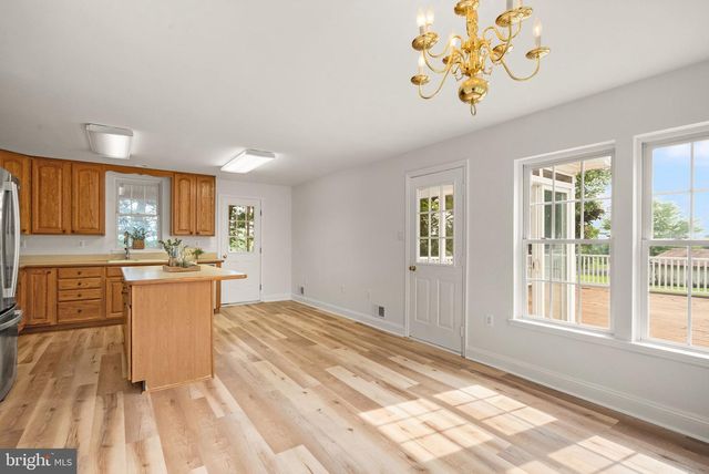 42277 CHESTNUT HILL LN, Leesburg, VA 20176