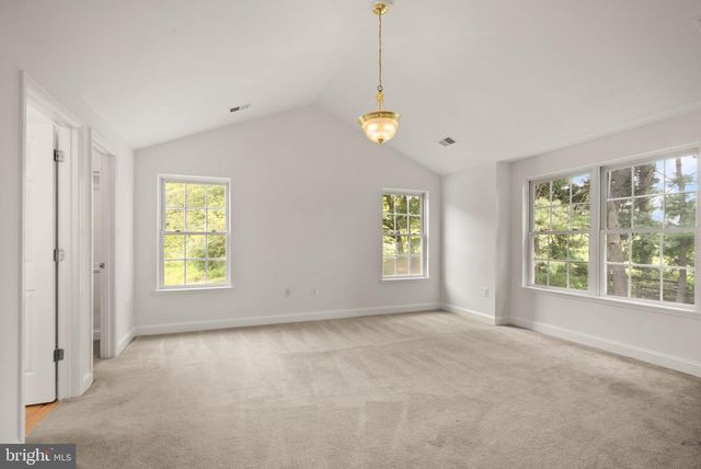 42277 CHESTNUT HILL LN, Leesburg, VA 20176