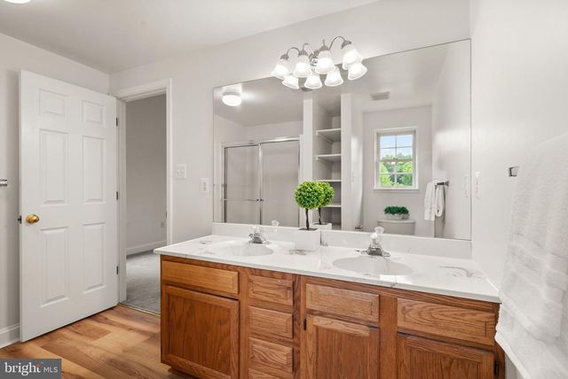 42277 CHESTNUT HILL LN, Leesburg, VA 20176
