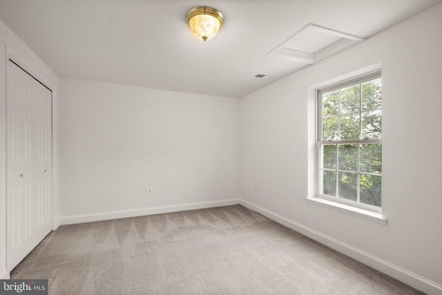 42277 CHESTNUT HILL LN, Leesburg, VA 20176