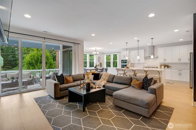 27015 235th Place SE, Maple Valley, WA 98038