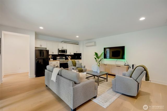 27015 235th Place SE, Maple Valley, WA 98038