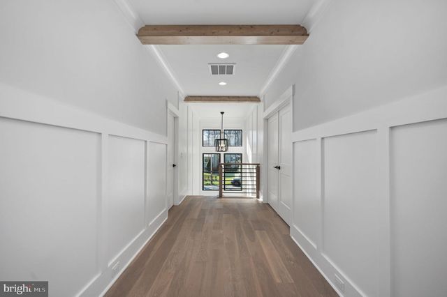 1022 HILLCREST DR SW, Vienna, VA 22180