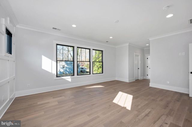 1022 HILLCREST DR SW, Vienna, VA 22180