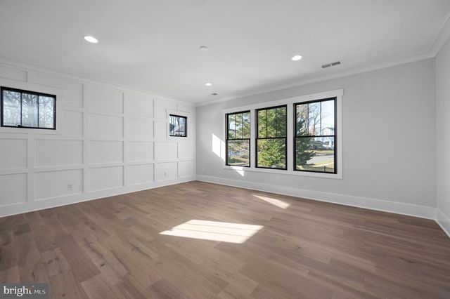 1022 HILLCREST DR SW, Vienna, VA 22180