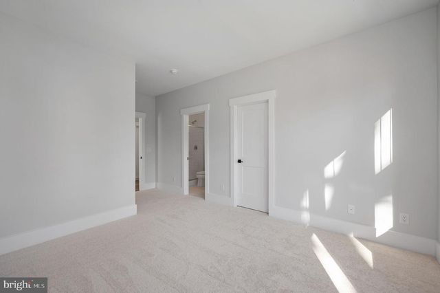 1022 HILLCREST DR SW, Vienna, VA 22180