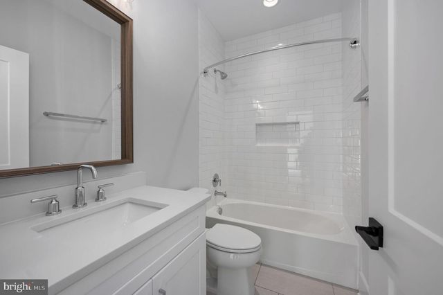 1022 HILLCREST DR SW, Vienna, VA 22180