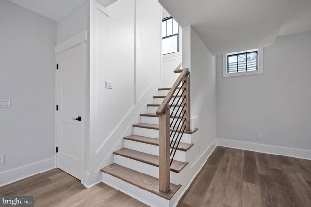 1022 HILLCREST DR SW, Vienna, VA 22180