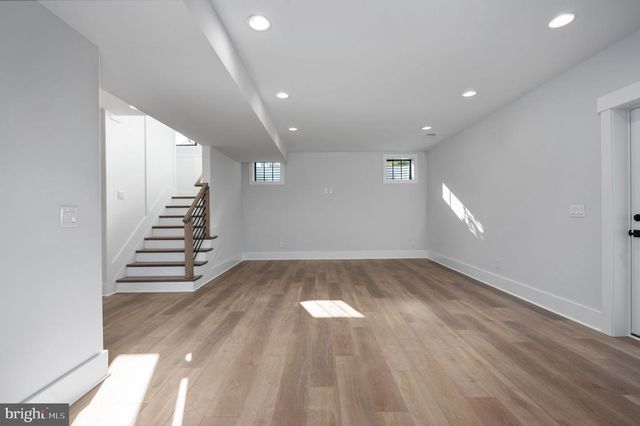 1022 HILLCREST DR SW, Vienna, VA 22180