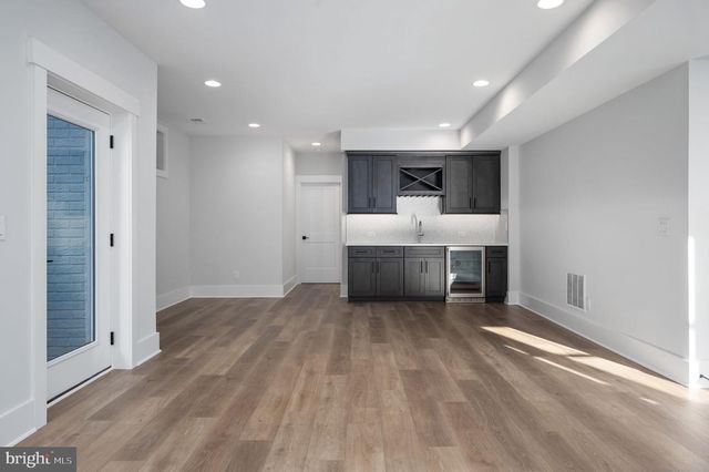 1022 HILLCREST DR SW, Vienna, VA 22180