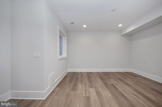 1022 HILLCREST DR SW, Vienna, VA 22180