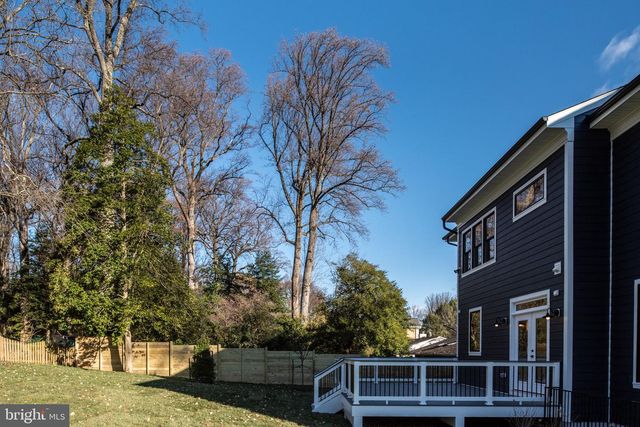 1022 HILLCREST DR SW, Vienna, VA 22180