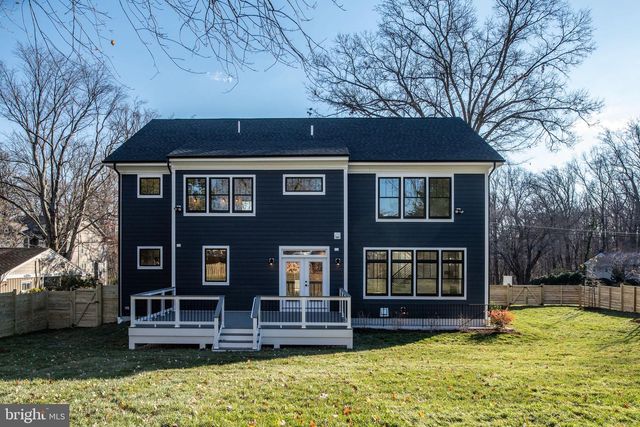 1022 HILLCREST DR SW, Vienna, VA 22180