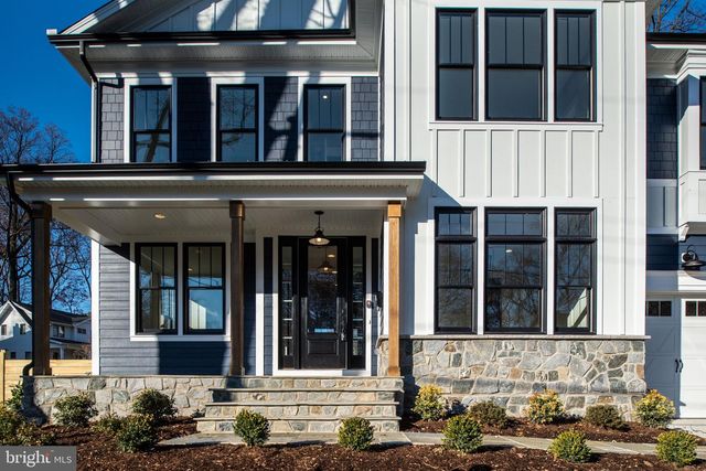 1022 HILLCREST DR SW, Vienna, VA 22180