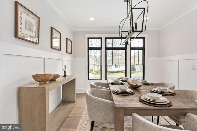 1022 HILLCREST DR SW, Vienna, VA 22180