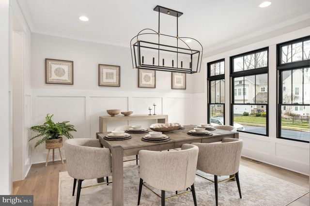 1022 HILLCREST DR SW, Vienna, VA 22180