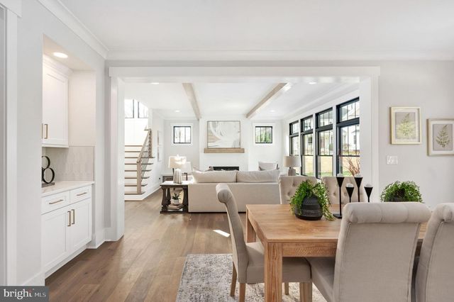 1022 HILLCREST DR SW, Vienna, VA 22180