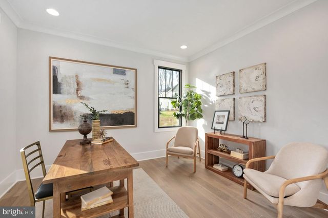 1022 HILLCREST DR SW, Vienna, VA 22180