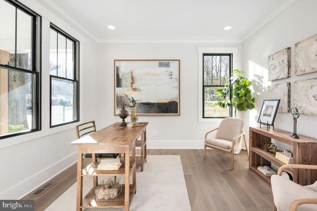 1022 HILLCREST DR SW, Vienna, VA 22180