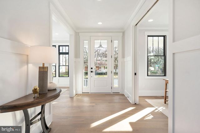 1022 HILLCREST DR SW, Vienna, VA 22180