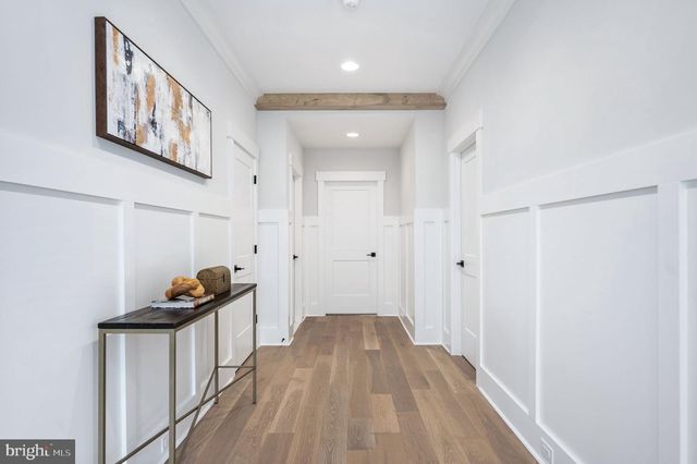 1022 HILLCREST DR SW, Vienna, VA 22180