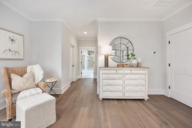 1022 HILLCREST DR SW, Vienna, VA 22180