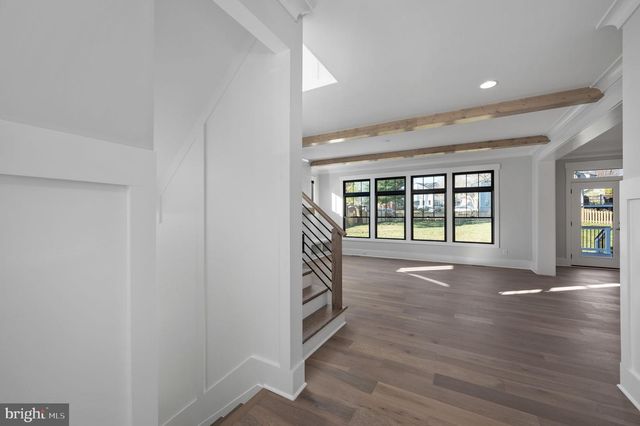 1022 HILLCREST DR SW, Vienna, VA 22180