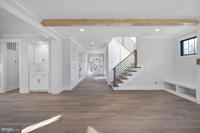 1022 HILLCREST DR SW, Vienna, VA 22180