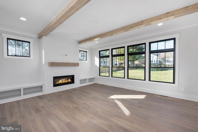 1022 HILLCREST DR SW, Vienna, VA 22180