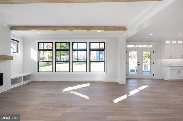 1022 HILLCREST DR SW, Vienna, VA 22180