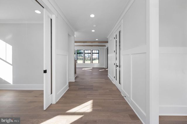 1022 HILLCREST DR SW, Vienna, VA 22180