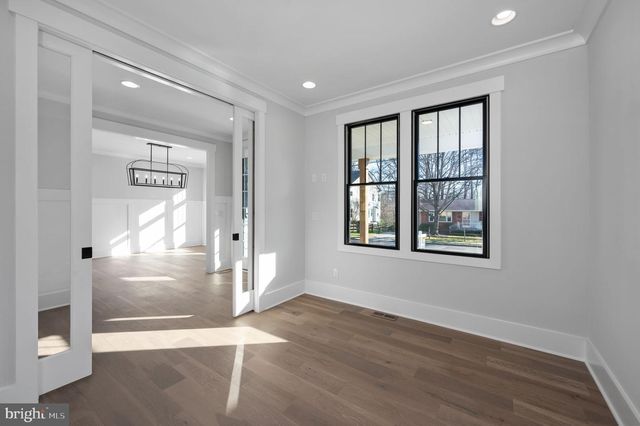 1022 HILLCREST DR SW, Vienna, VA 22180