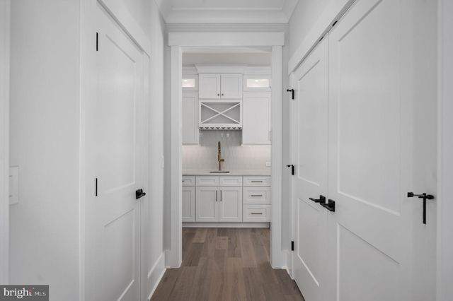 1022 HILLCREST DR SW, Vienna, VA 22180