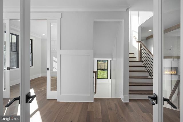 1022 HILLCREST DR SW, Vienna, VA 22180