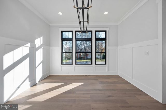 1022 HILLCREST DR SW, Vienna, VA 22180