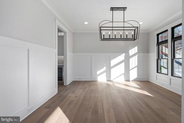 1022 HILLCREST DR SW, Vienna, VA 22180