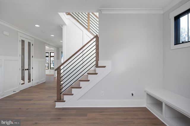 1022 HILLCREST DR SW, Vienna, VA 22180